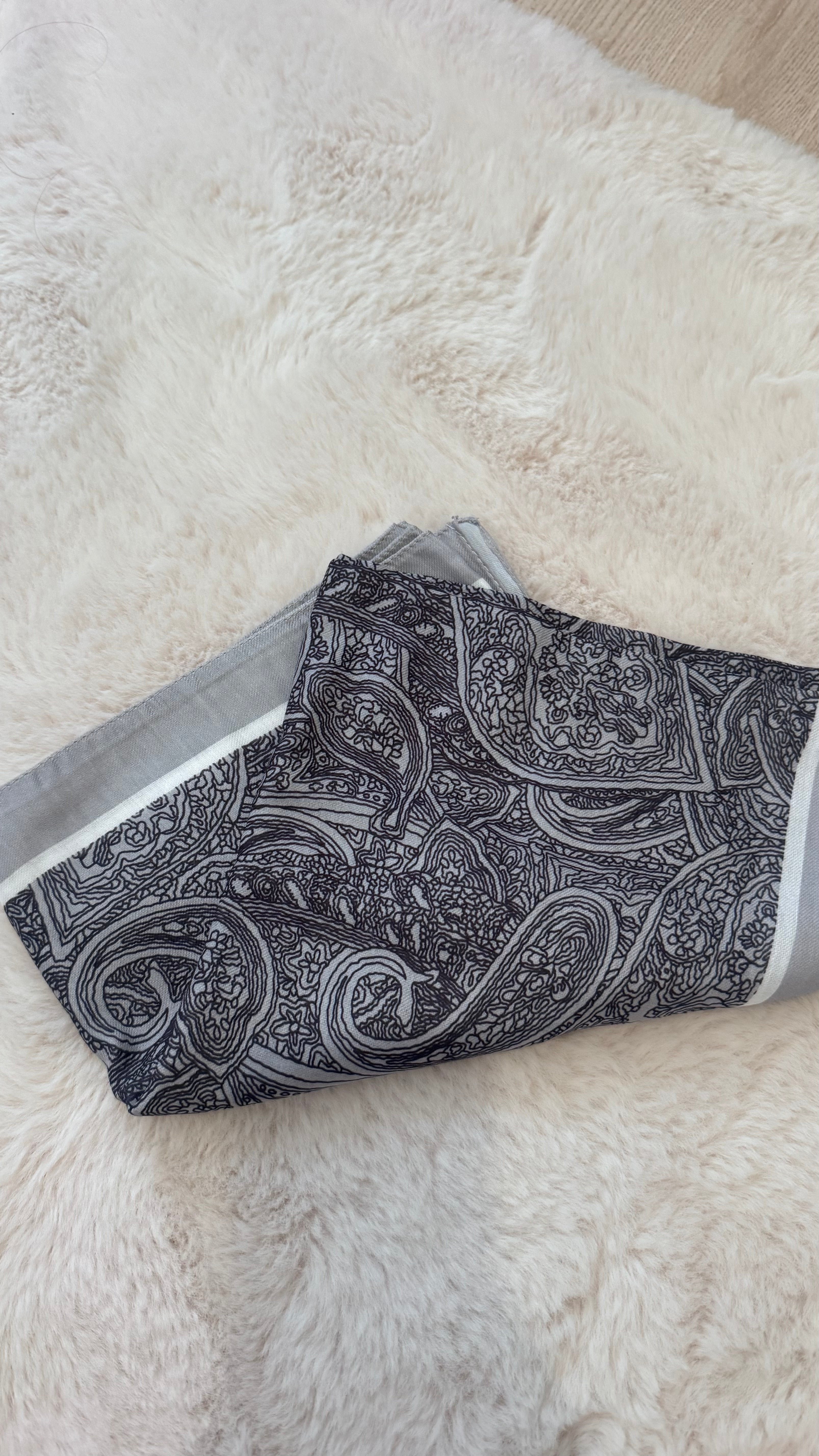 Hijab gris